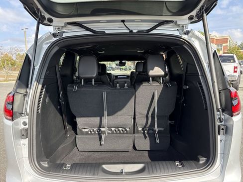 New 2026 Chrysler Pacifica Select FWD image 31
