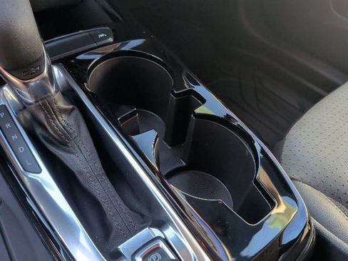 Certified 2025 Chevrolet Trax LT w/ Driver Confidence Package image 19