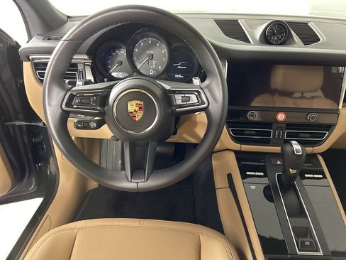 Certified 2025 Porsche Macan image 22