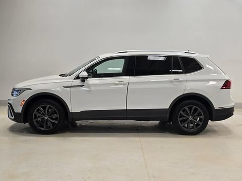 Certified 2022 Volkswagen Tiguan SE FWD image 3