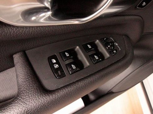 Certified 2022 Volvo XC90 T6 Momentum w/ Protection Package image 37