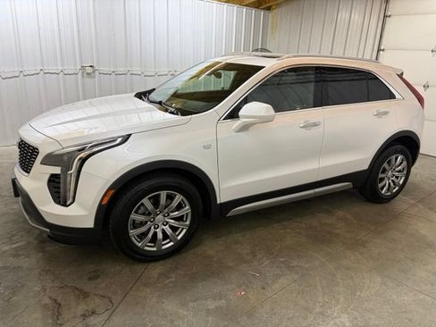 Used 2020 Cadillac XT4 Premium Luxury w/ Cold Weather Package FWD image 4
