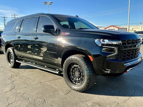 Used 2023 Chevrolet Suburban Z71 w/ Luxury Package image 6