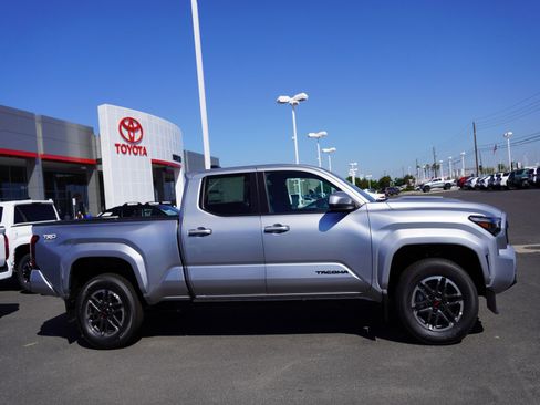 New 2026 Toyota Tacoma TRD Sport image 4