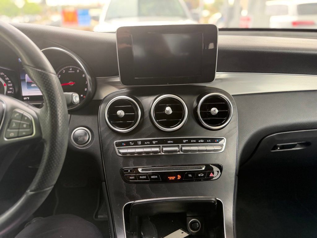 Used 2019 Mercedes-Benz GLC 300 image 9