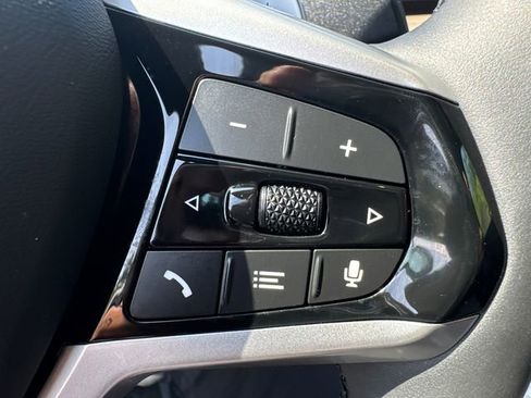 Used 2025 BMW 330i xDrive Sedan AWD/4WD image 32