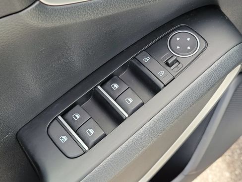Used 2025 Kia Soul LX w/ LX Technology Package FWD image 17