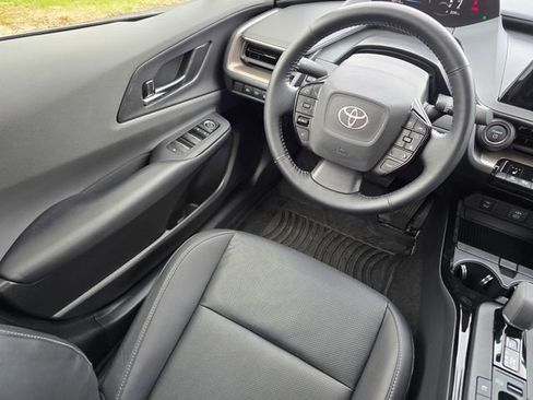 Used 2023 Toyota Prius XLE image 35