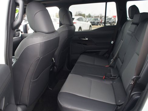 Used 2026 Lexus GX 550 w/ Cold Area Package image 15