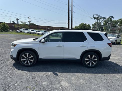 Used 2024 Honda Pilot Touring image 5