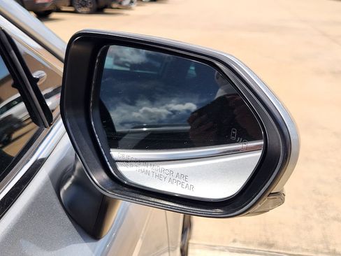 Used 2021 Toyota Camry XSE FWD image 11