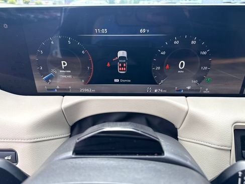 Used 2025 Nissan Armada Platinum Reserve AWD/4WD image 26
