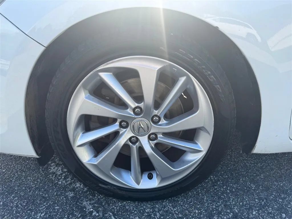 Used 2016 Acura ILX FWD image 9