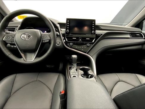 Used 2023 Toyota Camry XSE w/ Cold Weather Package image 15