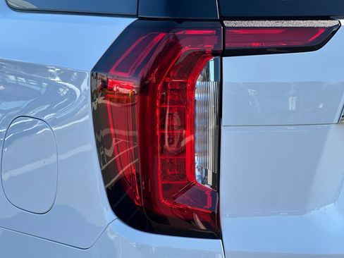 Used 2021 GMC Yukon SLT image 49