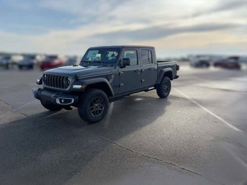 New 2026 Jeep Gladiator Sport image 4