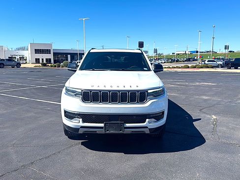 Used 2023 Jeep Wagoneer Series II w/ Premium Group I image 3