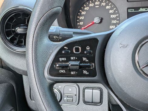 Used 2022 Mercedes-Benz Sprinter 2500 image 15