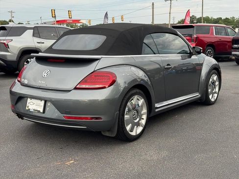 Used 2019 Volkswagen Beetle 2.0T SE FWD image 3