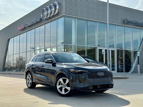 New 2025 Audi Q5 Prestige image 2