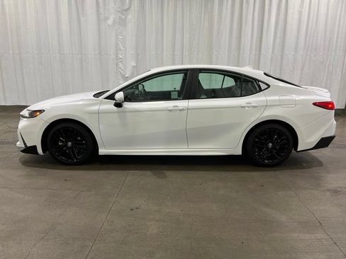 Certified 2025 Toyota Camry SE FWD image 7