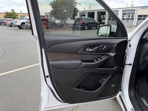 Used 2020 Chevrolet Traverse High Country AWD/4WD image 12