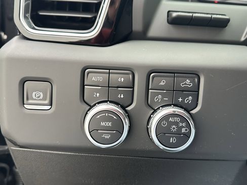 Used 2025 GMC Sierra 2500 Denali w/ Denali Reserve Package image 26