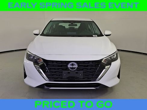 Used 2025 Nissan Sentra SV image 3