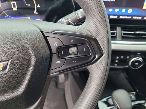 Used 2026 Chevrolet Trax LT image 19