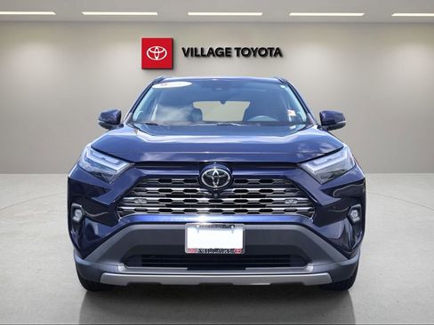 Certified 2022 Toyota RAV4 Limited FWD image 8