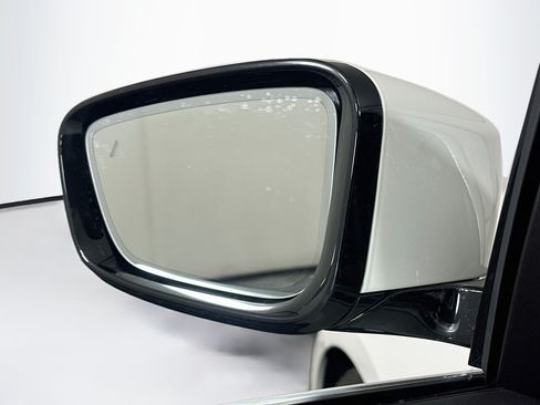 Used 2024 BMW 430i Coupe w/ Convenience Package RWD image 16