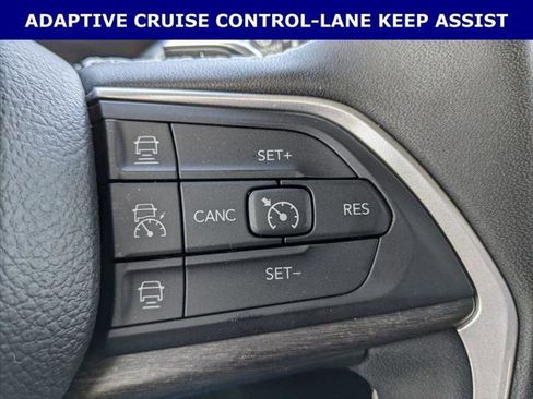 Certified 2024 Jeep Grand Cherokee Limited w/ Black Appearance Package image 15