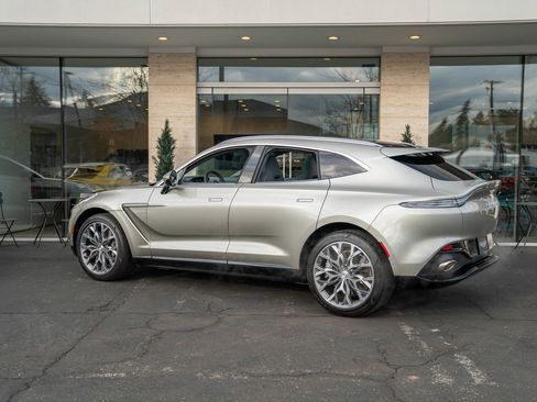 Used 2021 Aston Martin DBX image 2