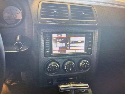 Used 2014 Dodge Challenger R/T RWD image 3