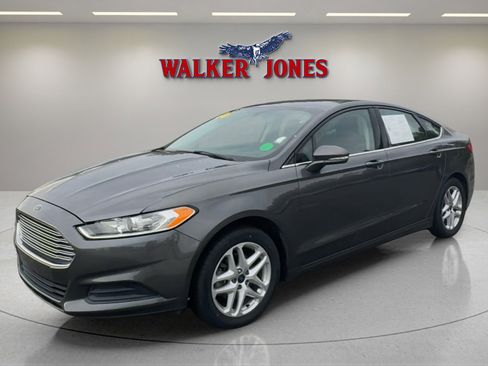 Used 2016 Ford Fusion SE image 7