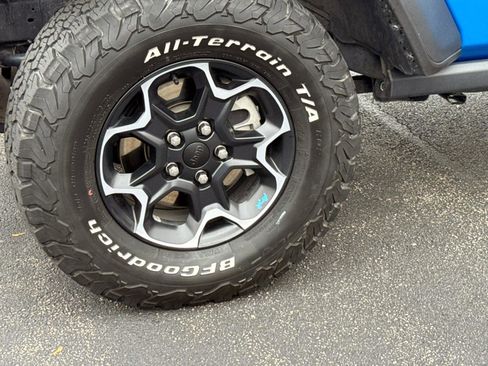 Used 2023 Jeep Wrangler Unlimited Rubicon 4xe w/ Safety Group AWD/4WD image 5