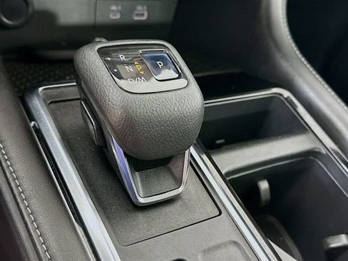 Used 2022 Nissan Pathfinder SV w/ SV Premium Package AWD/4WD image 23