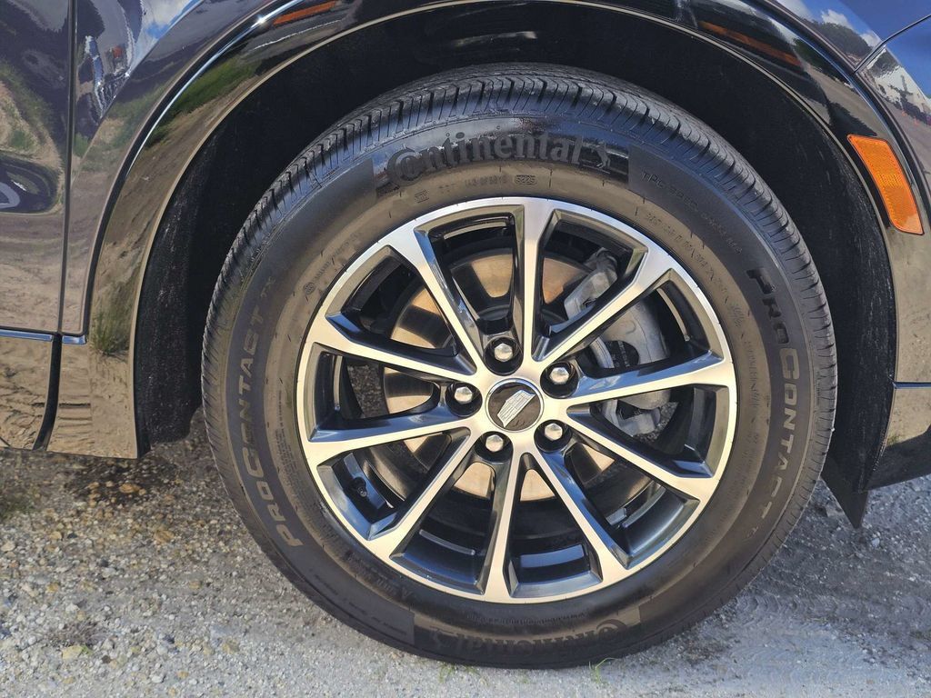 Certified 2024 Cadillac XT4 Sport w/ Cold Weather Package AWD/4WD image 13