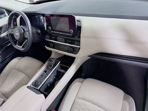 Used 2022 Nissan Pathfinder SV AWD/4WD image 36