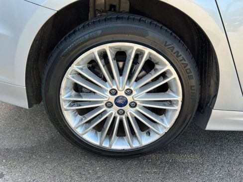 Used 2016 Ford Fusion SE w/ Equipment Group 202A FWD image 11