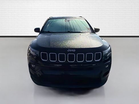 Used 2024 Jeep Compass Latitude w/ Sun and Sound Group AWD/4WD image 2