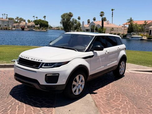 Used 2017 Land Rover Range Rover Evoque SE AWD/4WD image 15