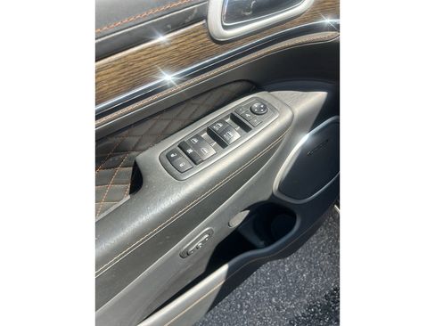 Used 2020 Jeep Grand Cherokee Summit AWD/4WD image 14