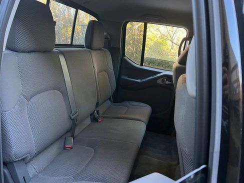 Used 2017 Nissan Frontier SV w/ SV Value Truck Package image 27