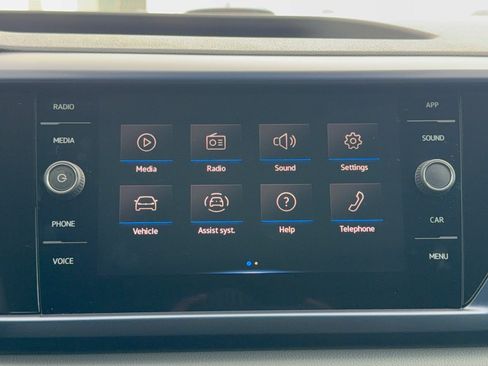 Certified 2023 Volkswagen Taos SE w/ Panoramic Sunroof Package FWD image 17