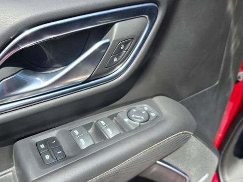 Used 2023 GMC Yukon SLT image 18