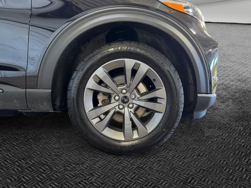 Used 2023 Ford Explorer XLT w/ Equipment Group 202A AWD/4WD image 11