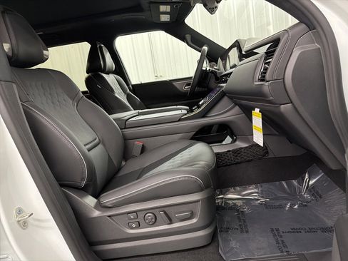 New 2026 INFINITI QX80 Autograph w/ Premium Cargo Package image 39