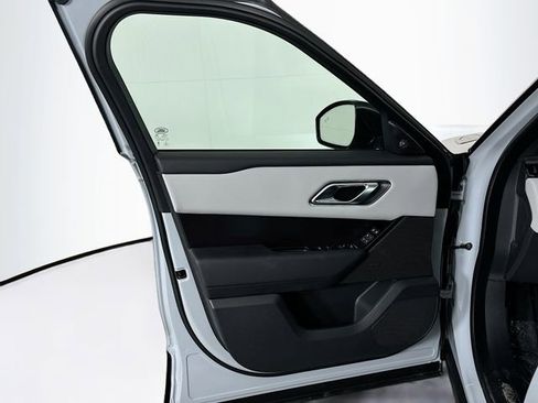 Used 2026 Land Rover Range Rover Velar Dynamic SE image 11
