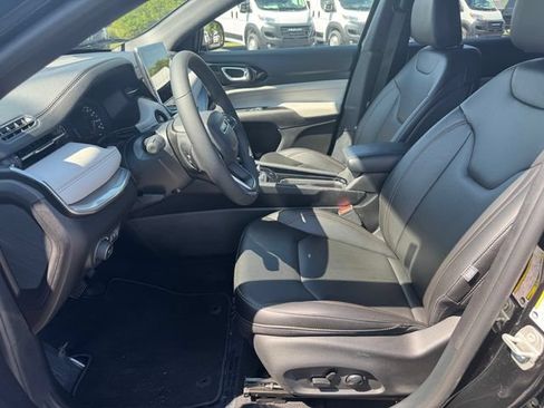 Certified 2024 Jeep Compass Limited AWD/4WD image 19